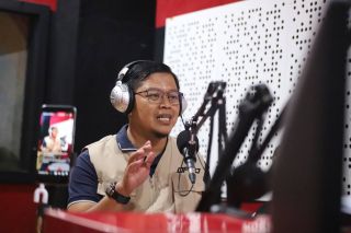 Anggota Komisi C DPRD Kota Bandung, Sandi Muharam, S.E., hadir dalam talk show di Radio PRFM Bandung, dengan tema “Menyoal Rencana Pembangunan Fly Over Nurtanio,” Senin (5/12/2022).