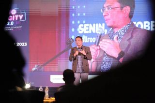 Ketua DPRD Kota Bandung H. Tedy Rusmawan, A.T., M.M., menghadiri acara Bandung Connecticity 3.0 di Hotel El Royale, Bandung, Senin (2/10/2023).