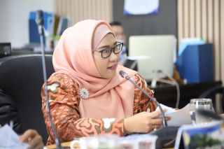 Komisi B DPRD Kota Bandung melakukan evaluasi program kerja Dinas Perindustrian dan Perdagangan (Disperindag) Kota Bandung Tahun Anggaran 2022, di Ruang Rapat Komisi B DPRD Kota Bandung, pada Kamis, (2/2/2023).
