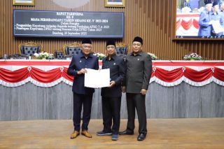 DPRD Kota Bandung menggelar rapat paripurna terkait Pengambilan Keputusan terhadap Raperda Kota Bandung tentang Perubahan APBD T.A 2023, Jumat (29/9/2023).