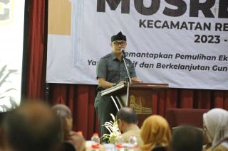 Wakil Ketua DPRD Kota Bandung Dr. H. Edwin Senjaya, S.E., M.M., mengikuti Musrenbang Kecamatan Regol 2023-RKPD 2024, di Hotel Savoy Homann, Bandung, Selasa (7/2/2023).